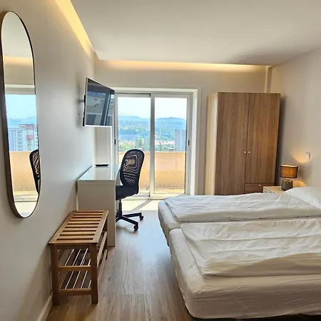 Downtown 2 By Luxistay 吉马良斯