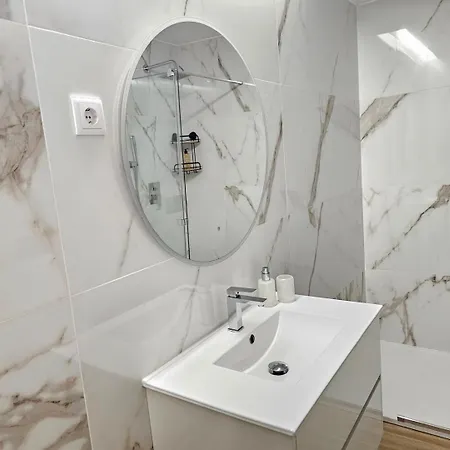 Downtown 2 By Luxistay 酒店