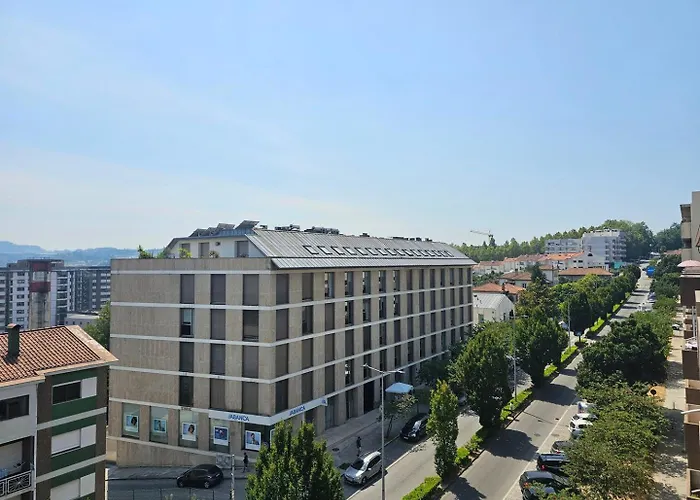 Downtown 2 By Luxistay 3* ギマランイス